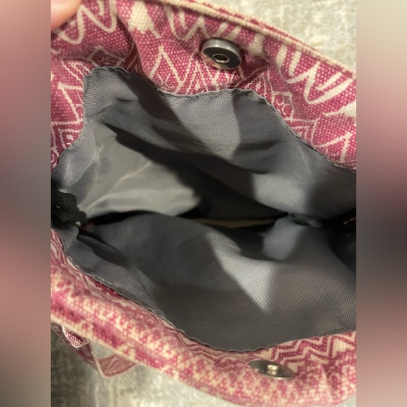 Kavu Crossbody Bag Purse Adjustable Strap Pink & White - Picture 6 of 9